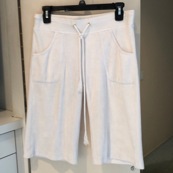 TWISTED HEART White Bermuda Shorts size P - Picture 3 of 4